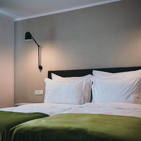 Nest Guesthouse Drobeta Turnu Severin Eksteriør bilde