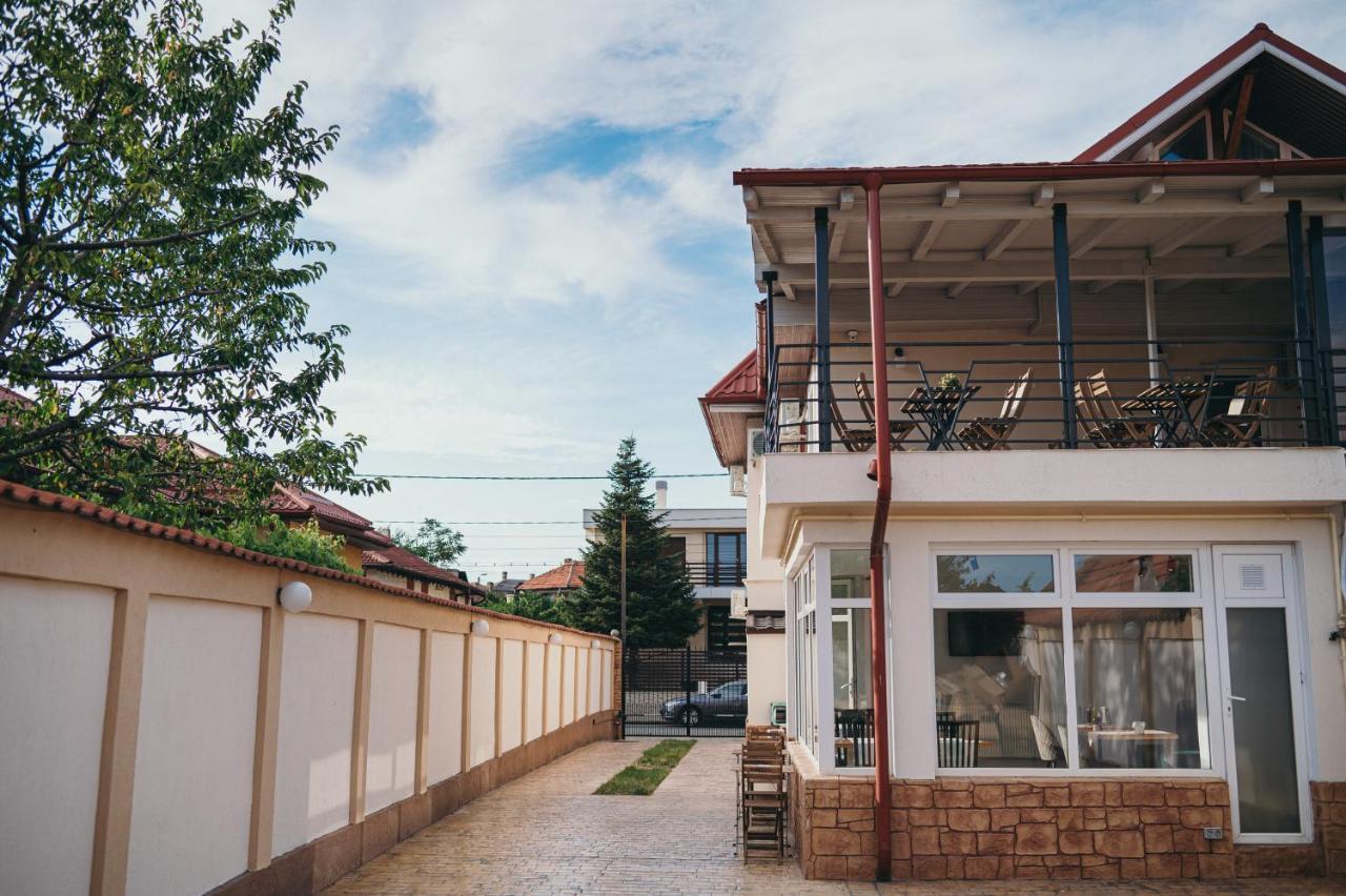 Nest Guesthouse Drobeta Turnu Severin Eksteriør bilde