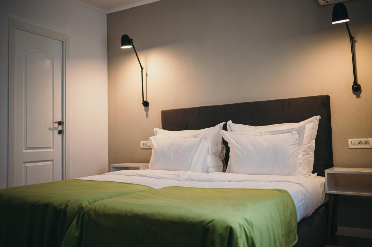 Nest Guesthouse Drobeta Turnu Severin Eksteriør bilde