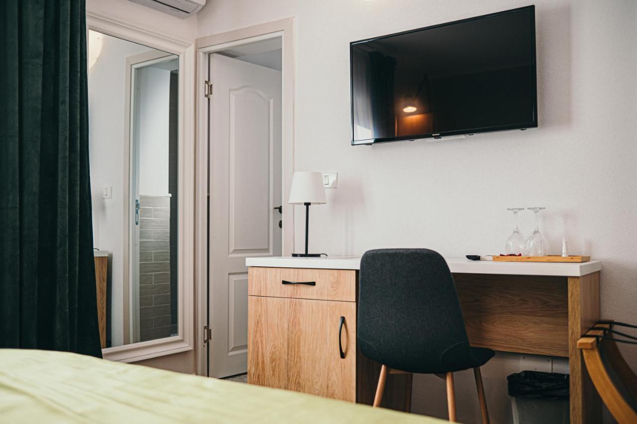 Nest Guesthouse Drobeta Turnu Severin Eksteriør bilde