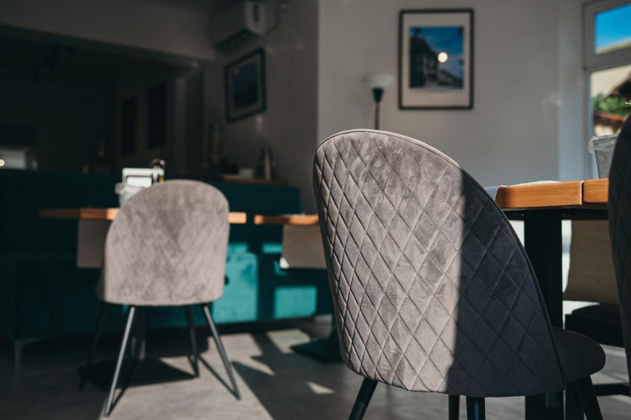 Nest Guesthouse Drobeta Turnu Severin Eksteriør bilde