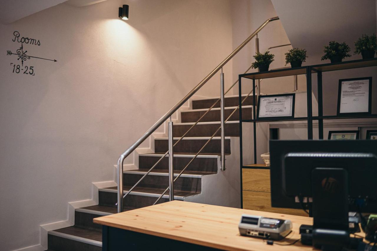 Nest Guesthouse Drobeta Turnu Severin Eksteriør bilde